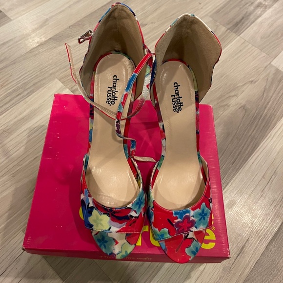 Floral high heeled shoes - Picture 5 of 6